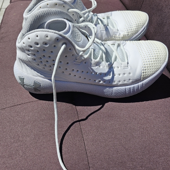 Under Armour basketball shoes - Picture 6 of 8